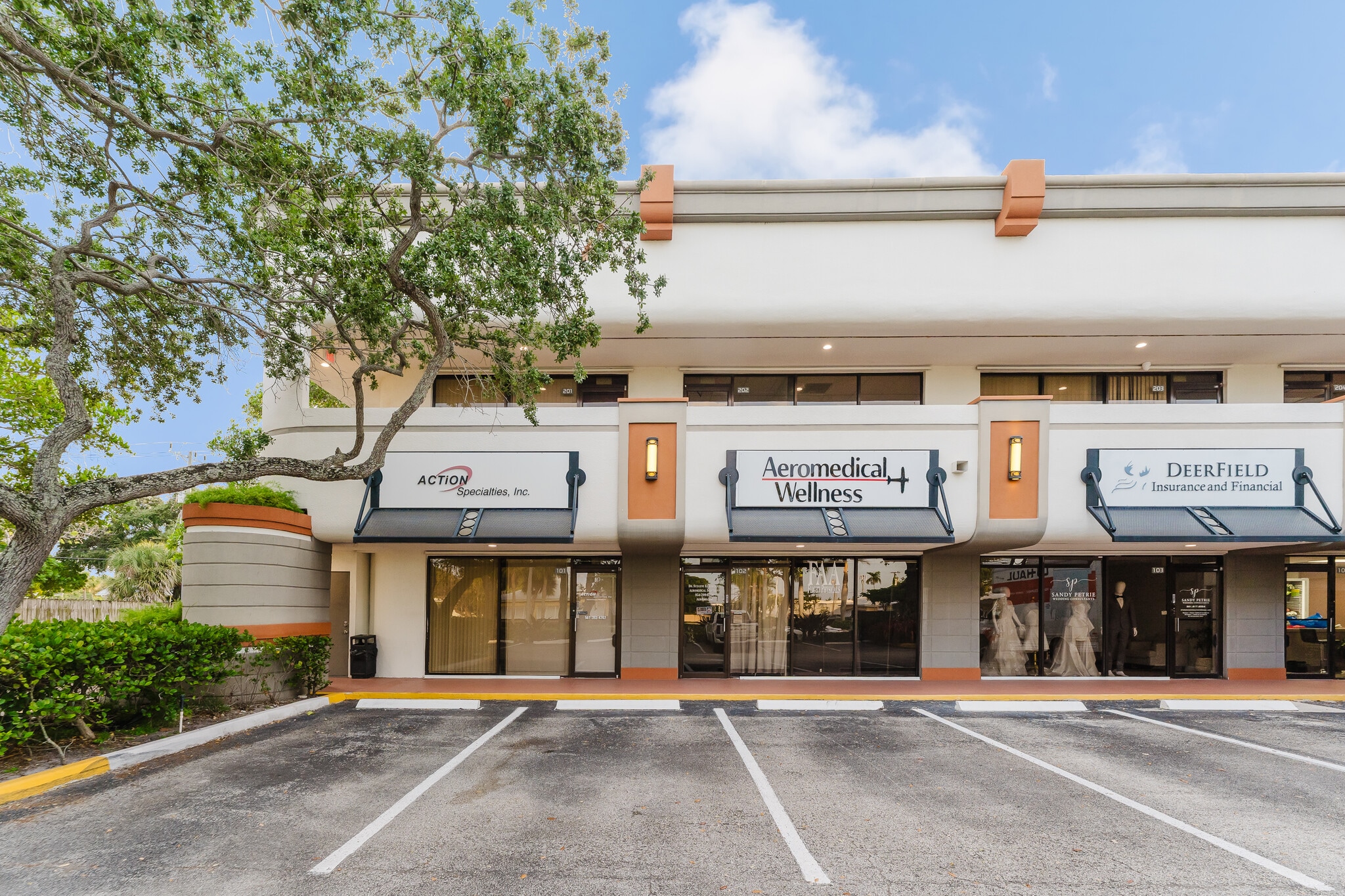 2061 NW 2nd Ave, Boca Raton, FL for lease Primary Photo- Image 1 of 32