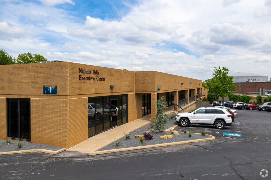 1000 W Wilshire Blvd, Oklahoma City, OK à louer - Photo du bâtiment - Image 2 de 20