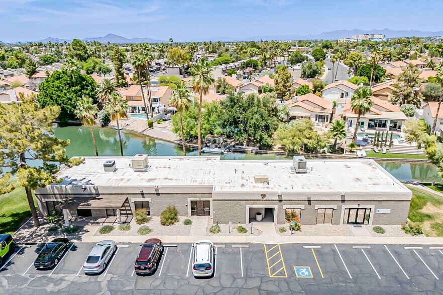 2222 S Dobson Rd, Mesa, AZ à vendre - Photo du bâtiment - Image 2 de 30