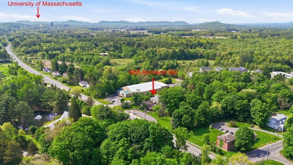 665 Amherst Rd, Sunderland, MA à vendre - Aérien - Image 1 de 49