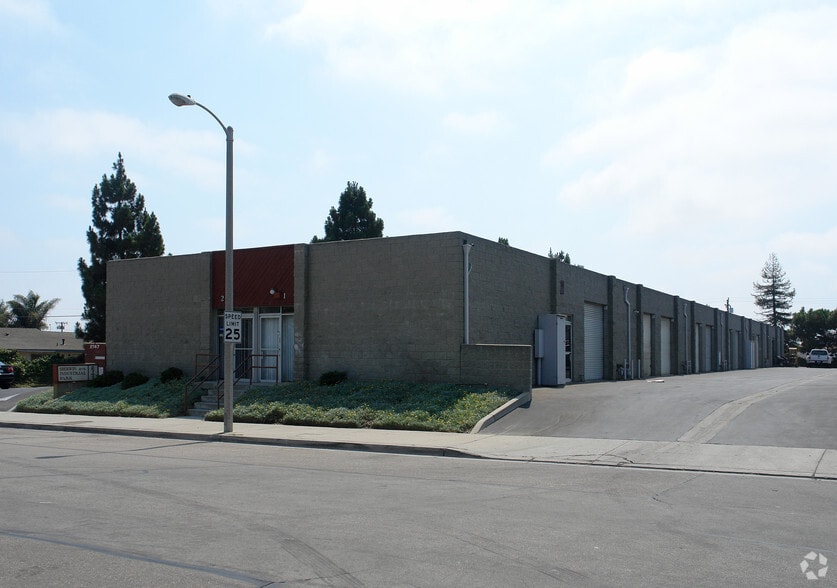 2747 Sherwin Ave, Ventura, CA for sale - Building Photo - Image 2 of 19