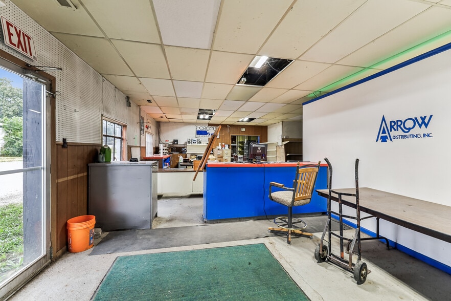 3939 E 14th St, Des Moines, IA for sale - Interior Photo - Image 2 of 28