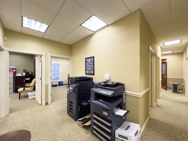 516 State Route 33, Millstone Township, NJ à vendre - Photo intérieure - Image 2 de 15