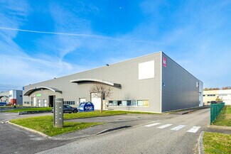 Plus de détails pour 50 Rue Jean Zay, Saint-Priest - Local d'activités à louer