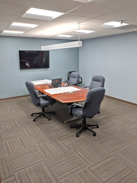 9177 Dutton Dr, Twinsburg, OH for lease - Building Photo - Image 3 of 4