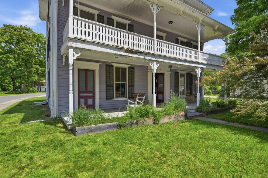 20 Main St, Chester, MA for lease - Building Photo - Image 3 of 8
