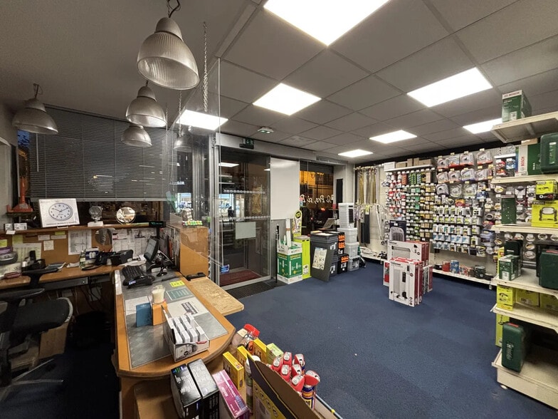 89 Avenue De La République, Montrouge for lease - Building Photo - Image 1 of 26