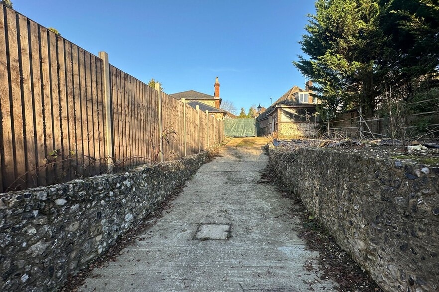 22 Marlpit Ln, Coulsdon for sale - Other - Image 3 of 13