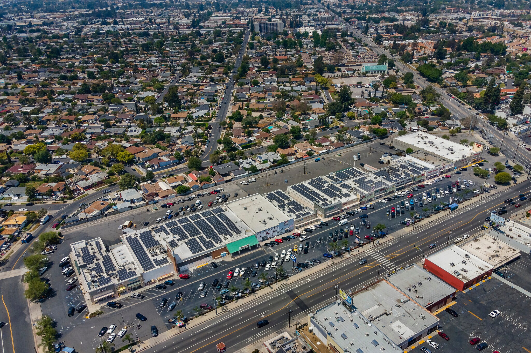 9081 Woodman Ave, Arleta, CA à louer Photo du bâtiment- Image 1 de 7