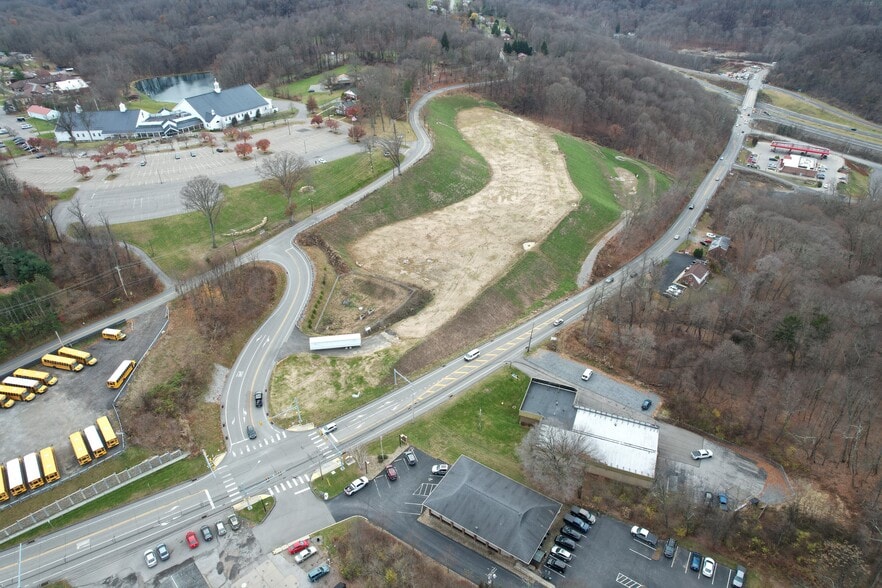 1723 Mount Nebo Rd, Sewickley, PA à louer - Photo du bâtiment - Image 2 de 4