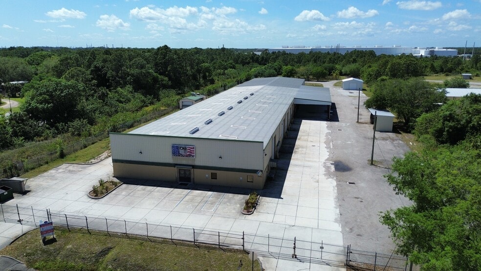 1060 Cox Rd, Cocoa, FL for lease - Building Photo - Image 1 of 18