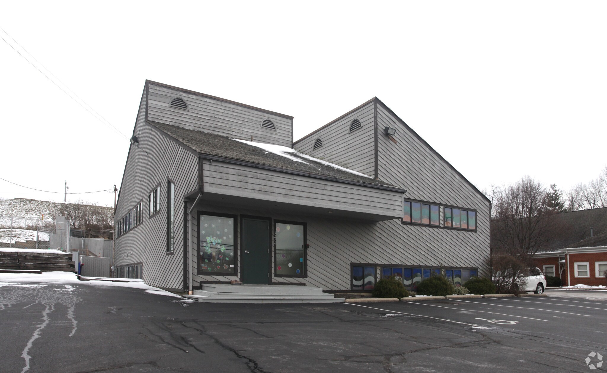 3274 Westbourne Dr, Cincinnati, OH à vendre Photo principale- Image 1 de 3