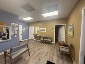 321 Park Hill Dr, Fredericksburg, VA à vendre Photo intérieure- Image 1 de 11