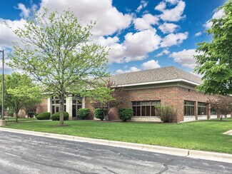 Plus de détails pour 1776 Legacy Cir, Naperville, IL - Bureau à vendre