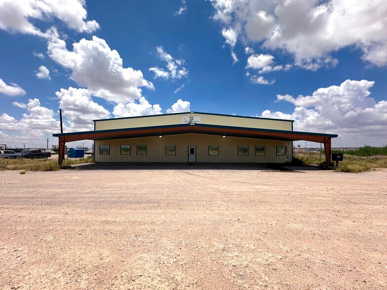7300 S County Road 1270, Midland, TX à louer - Photo du bâtiment - Image 2 de 9
