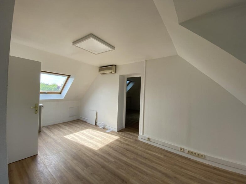 Office in Orléans for lease - Interior Photo - Image 3 of 6