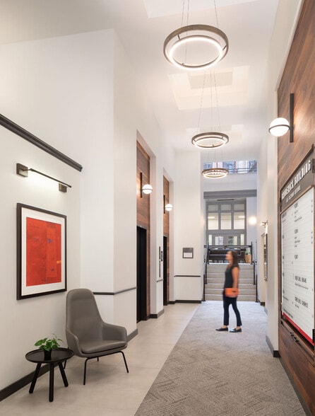 615 2nd Ave, Seattle, WA for lease - Lobby - Image 3 of 9