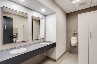 192 Lexington Ave, New York, NY for lease Interior Photo- Image 2 of 3