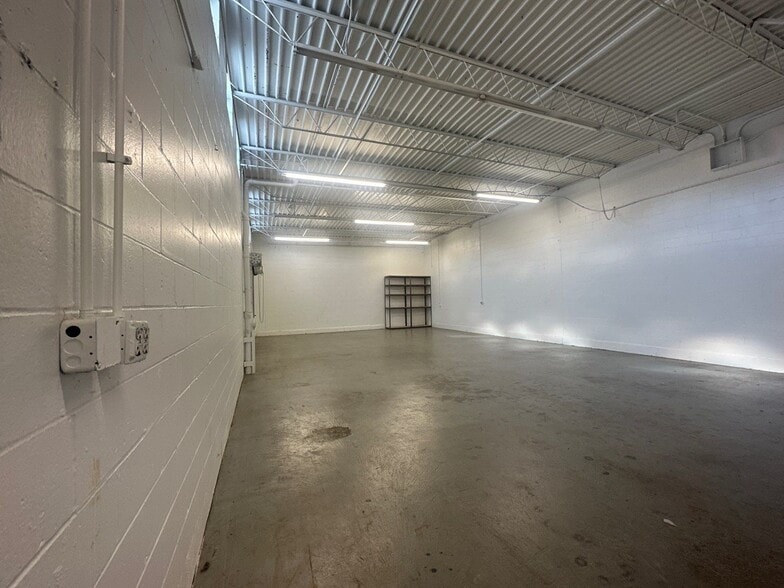 5743 West Park Ave, Saint Louis, MO à louer - Photo du bâtiment - Image 3 de 3