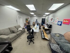 4437 Central Pl, Fairfield, CA for lease Interior Photo- Image 1 of 3