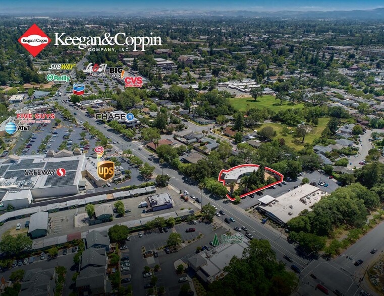 2421 Mendocino Ave, Santa Rosa, CA à vendre - Aérien - Image 2 de 17