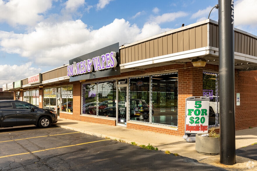 1551 Plainfield Rd, Joliet, IL à louer - Photo du bâtiment - Image 1 de 10