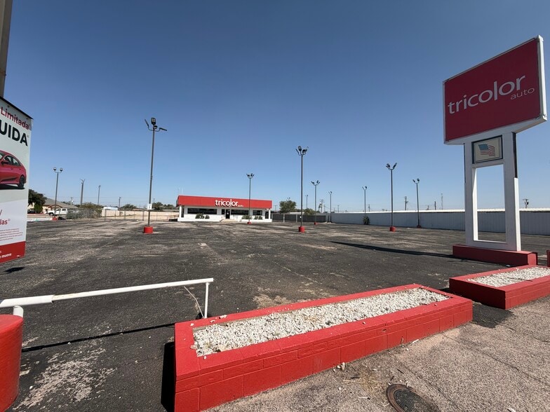 3818 W Wall St, Midland, TX for lease - Building Photo - Image 2 of 19