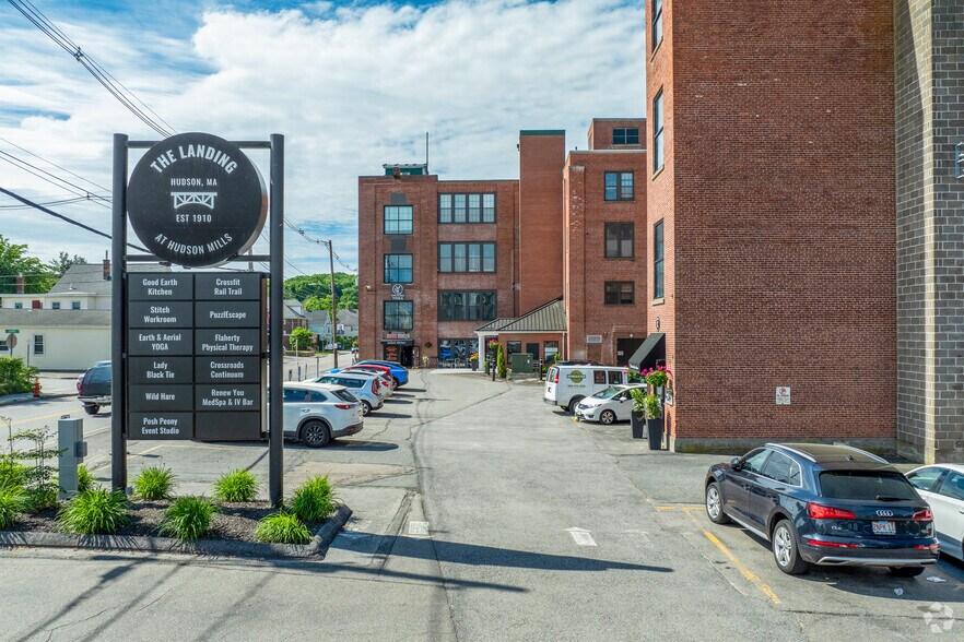 43 Broad St, Hudson, MA à louer - Photo du bâtiment - Image 3 de 14