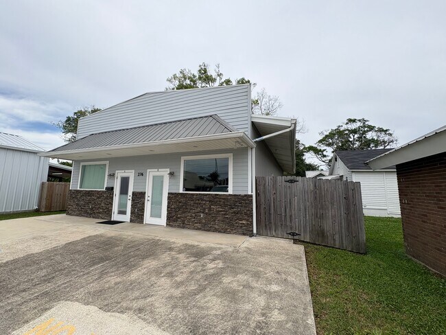 Plus de détails pour 276 E Pine St, Ponchatoula, LA - Bureau à vendre