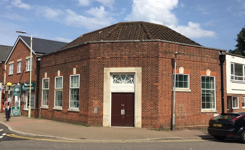 115 London Rd, Knebworth for lease - Building Photo - Image 1 of 5