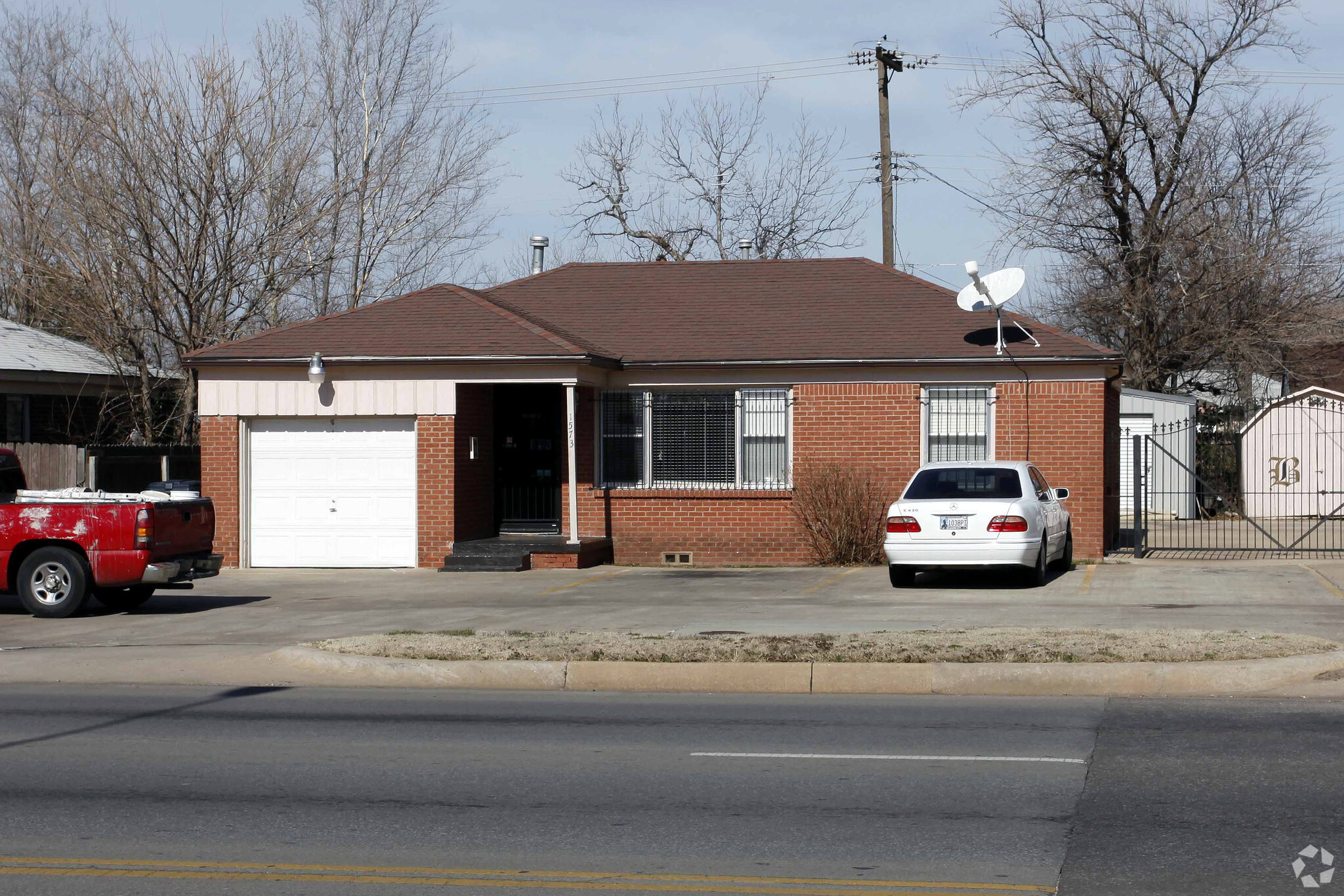 1573 SW 44th St, Oklahoma City, OK for sale Primary Photo- Image 1 of 3