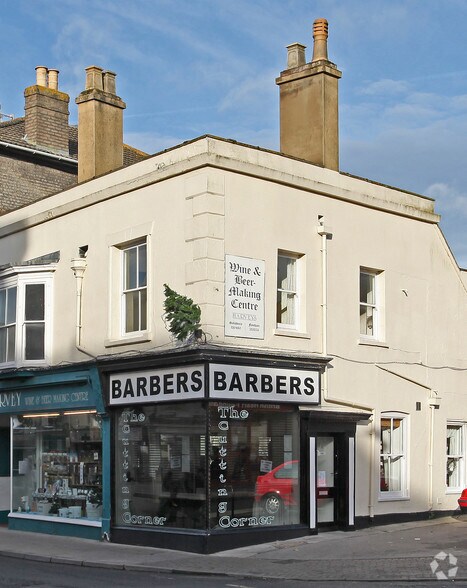 38-40 Fisherton St, Salisbury à vendre - Photo du bâtiment - Image 2 de 12