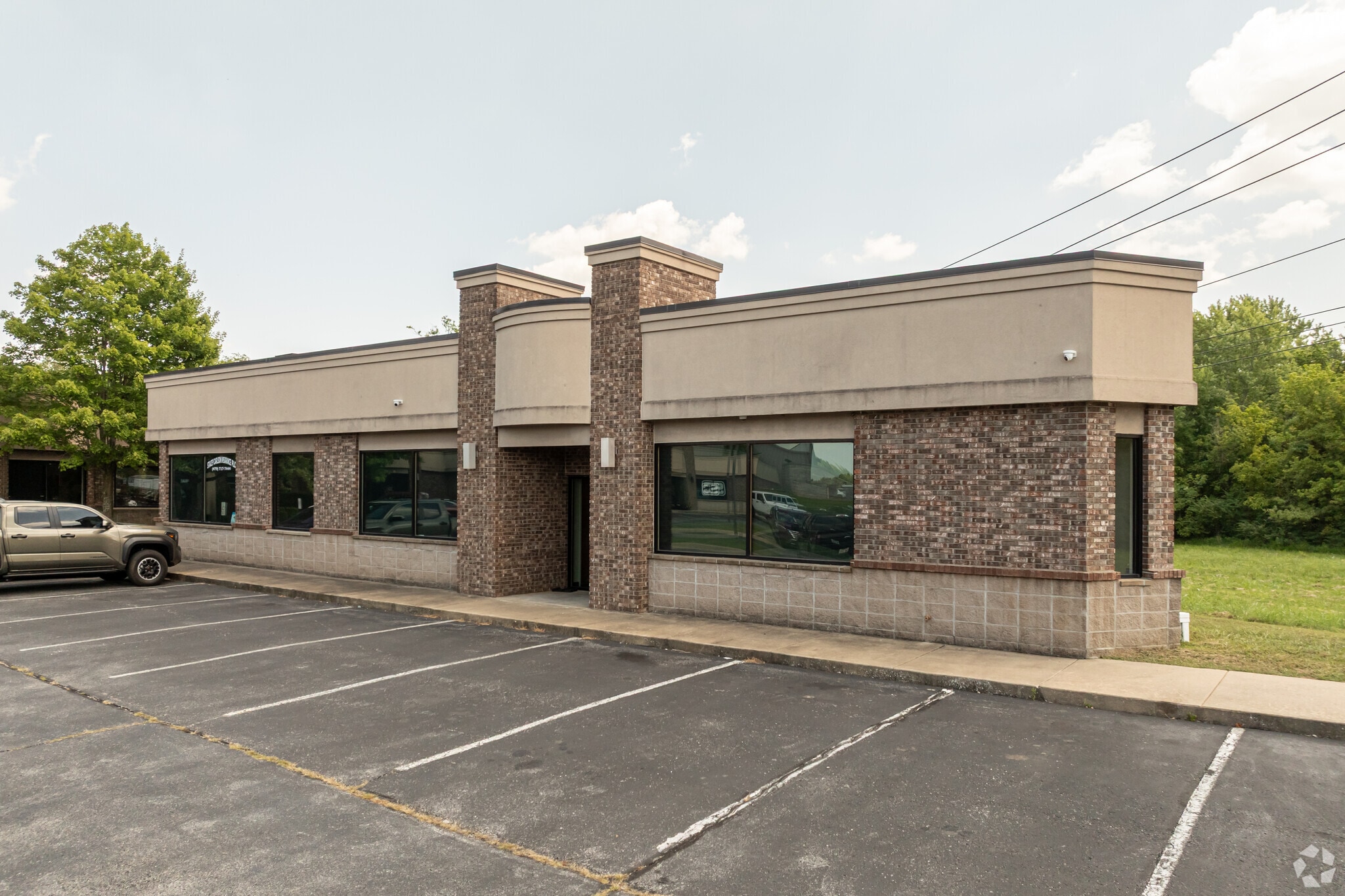 1700 Industrial Drive, Rogers, AR for lease Primary Photo- Image 1 of 30