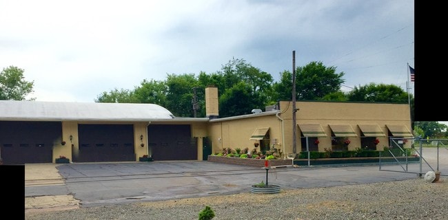 More details for 56495 Grand River Ave, New Hudson, MI - Industrial for Lease