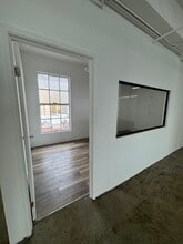 122 E 7th St, Los Angeles, CA for lease Interior Photo- Image 2 of 4