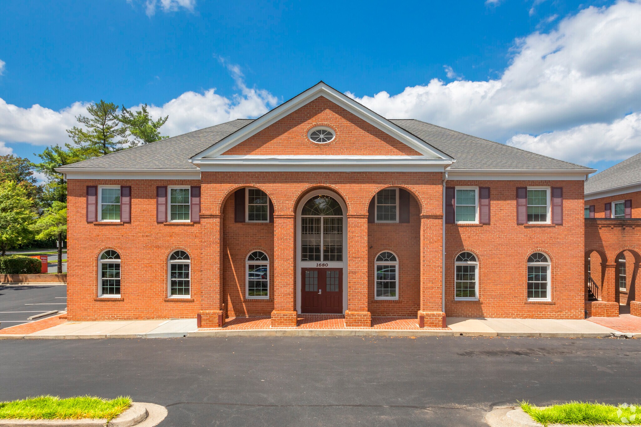 1680 E Gude Dr, Rockville, MD à louer Photo du bâtiment- Image 1 de 35