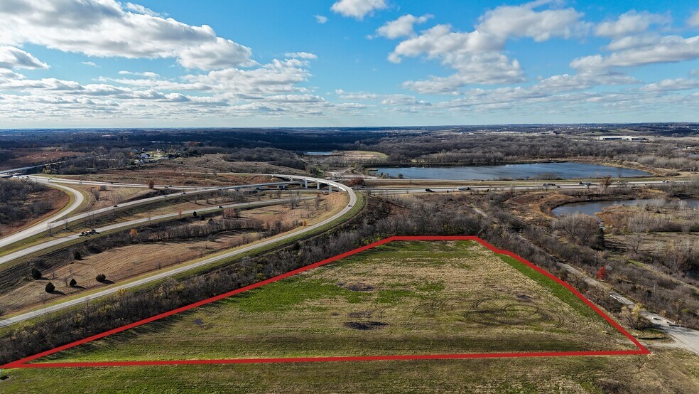 4650 SE Army Post Rd, West Des Moines, IA à vendre - Photo du bâtiment - Image 2 de 3