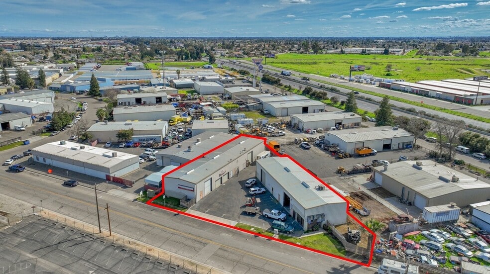 5753-5755 W Barstow Ave, Fresno, CA for lease - Building Photo - Image 2 of 38