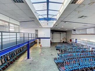 Plus de détails pour 28 Rue Charles Antoine Martin, Saint-Fons - Local d'activités à louer