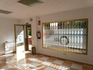 Plus de détails pour Multi-résidentiel à vendre