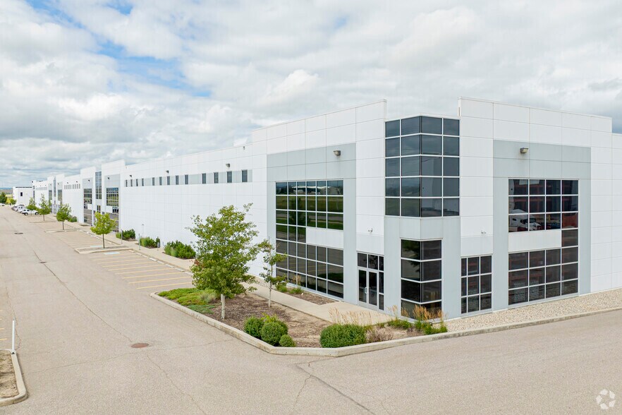 292136 Crossiron Dr, Rocky View C, AB for lease - Building Photo - Image 2 of 4