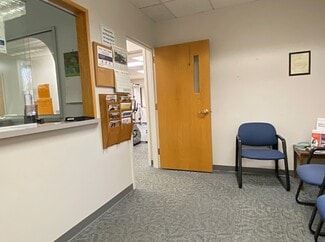 Plus de détails pour 20 Pondmeadow Dr, Reading, MA - Bureau à vendre