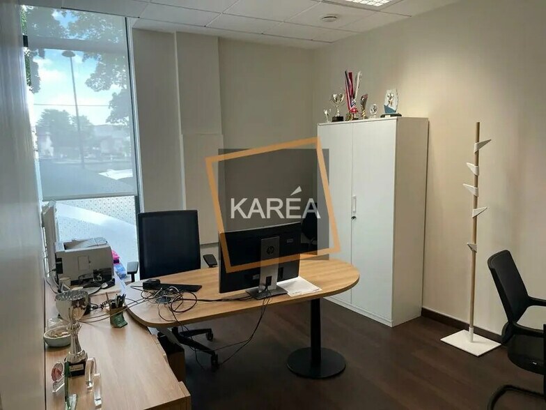 Retail in Mareuil-lès-Meaux for lease - Interior Photo - Image 3 of 5