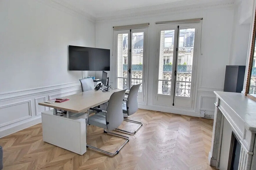 Bureau dans Paris à louer - Photo du bâtiment - Image 3 de 10