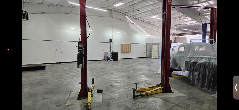 110 E 4000 N, Hyde Park, UT for lease - Building Photo - Image 3 of 14