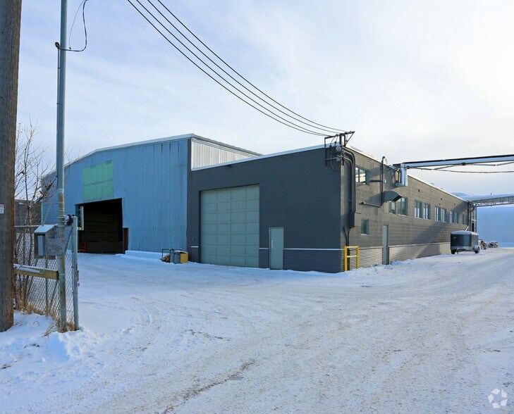 Sheffield Industrial portefeuille de 3 propriétés à vendre sur LoopNet.ca - Photo principale - Image 3 de 3