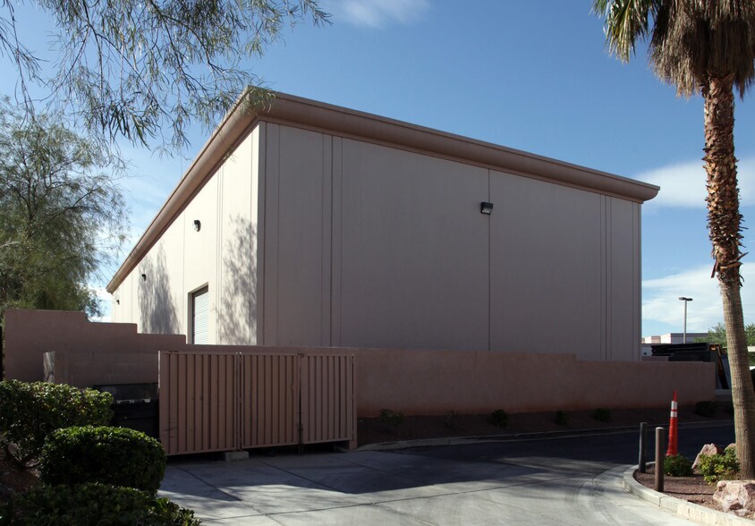 333 Orville Wright Ct, Las Vegas, NV for sale - Building Photo - Image 3 of 7