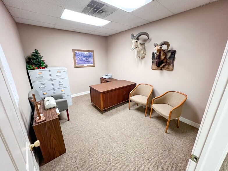 4200 N Midland Dr, Midland, TX à vendre - Photo du bâtiment - Image 3 de 21