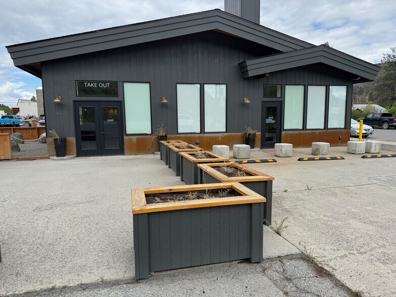 425 S. Glover St, Twisp, WA à vendre - Photo du bâtiment - Image 2 de 14