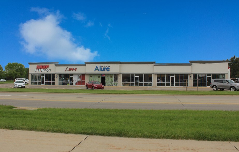 600 E LeClaire Rd, Eldridge, IA à louer - Autre - Image 3 de 3